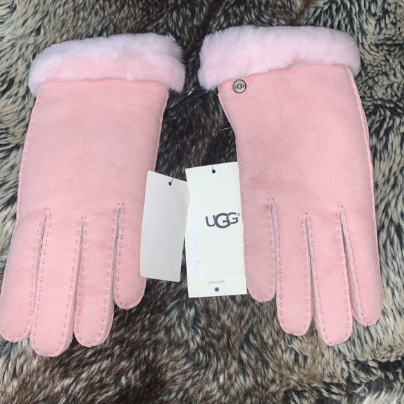 UGG Pink Cloud Winter Gloves-NWT - Picture 1 of 6